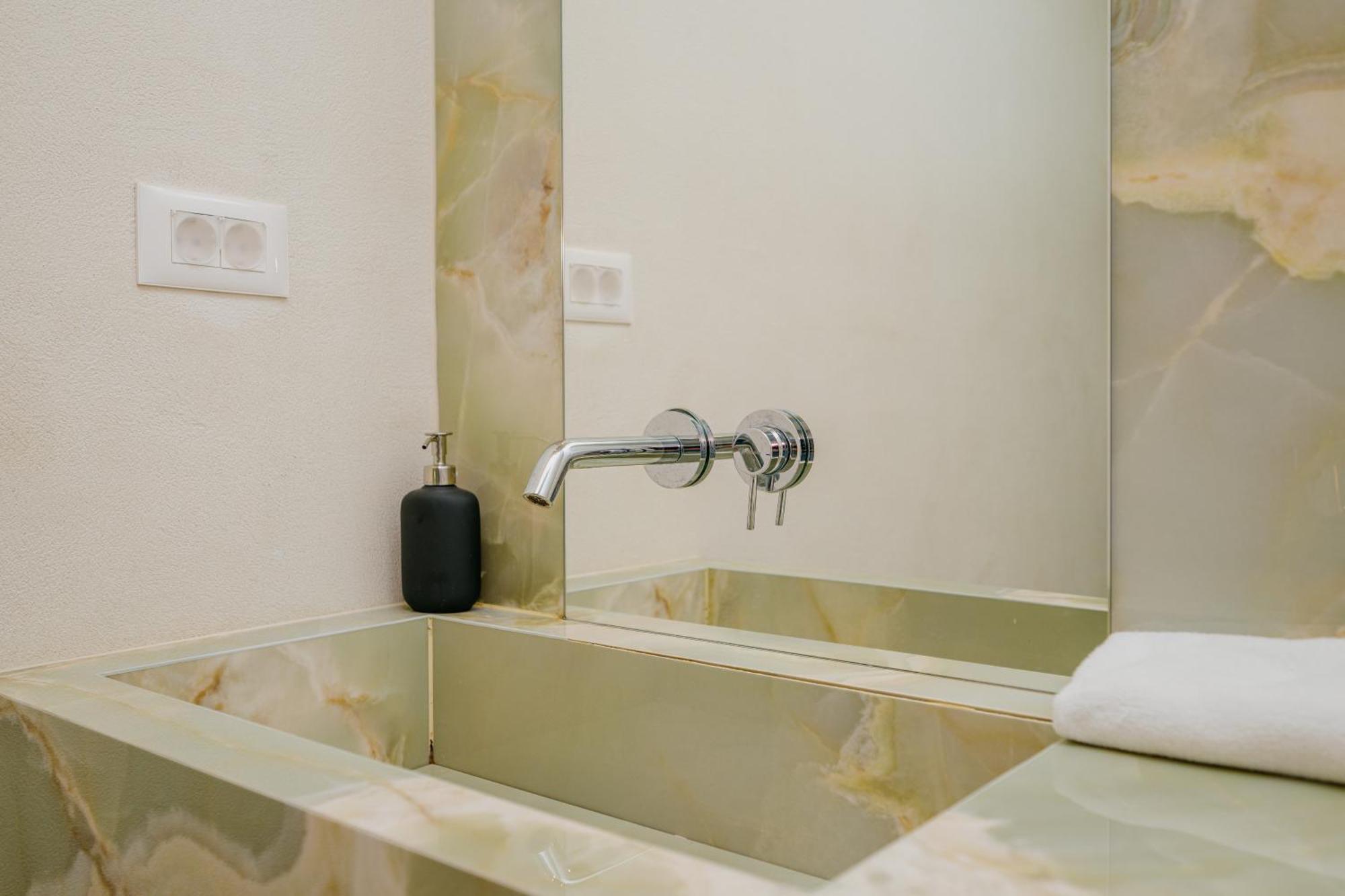 City Center Design Apartments Сараево Екстериор снимка